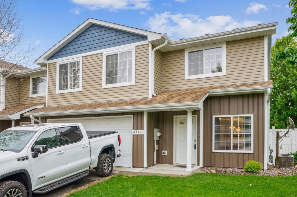 21113 S Clydesdale Curve, Forest Lake, MN 55025