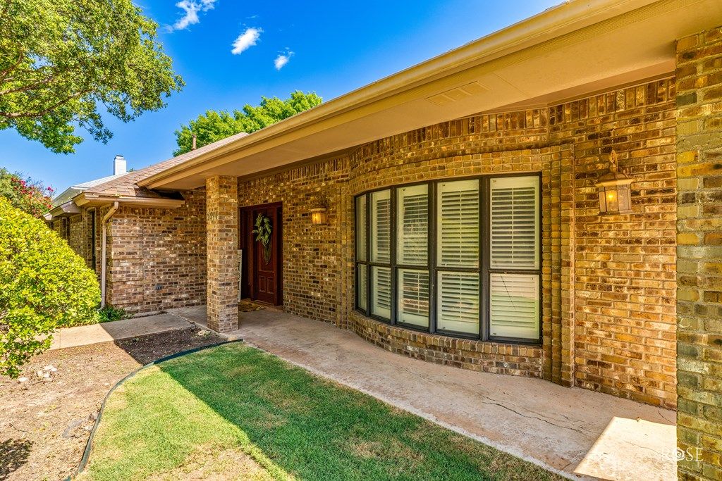 Image 2 of property listing at 5214 N Bentwood Dr, San Angelo, TX 76904