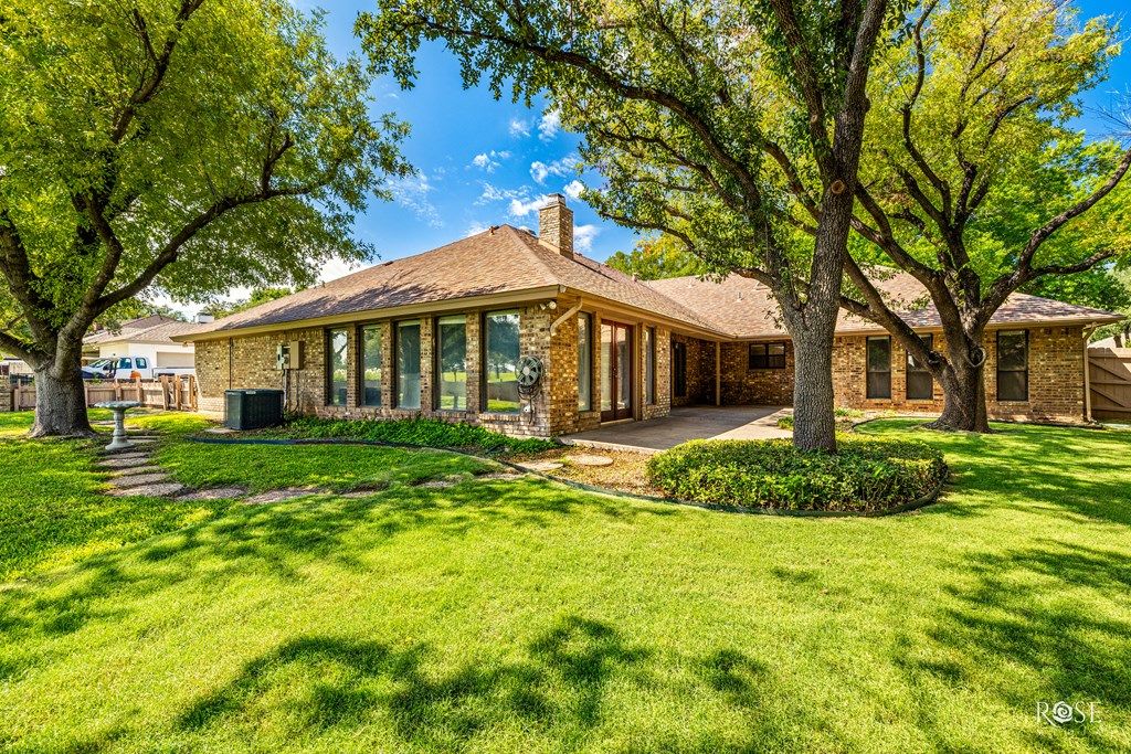 Image 32 of property listing at 5214 N Bentwood Dr, San Angelo, TX 76904