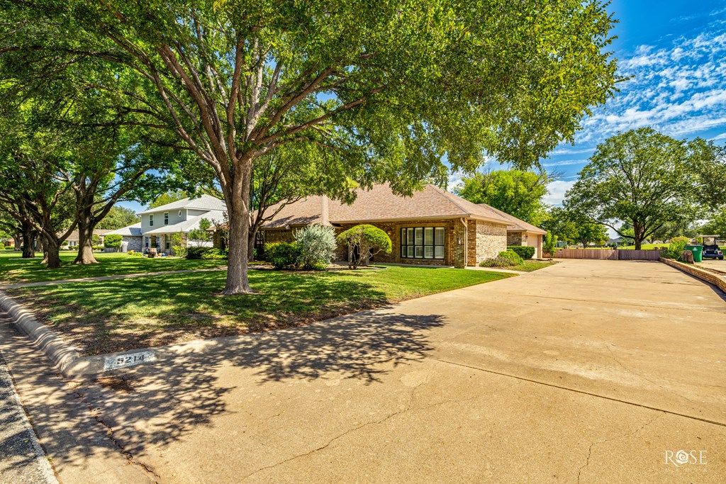 Image 36 of property listing at 5214 N Bentwood Dr, San Angelo, TX 76904