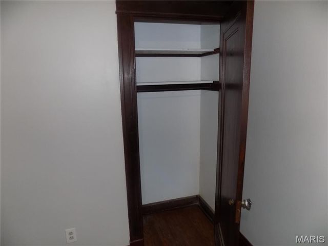 5958 Park Lane, St Louis, MO 63147