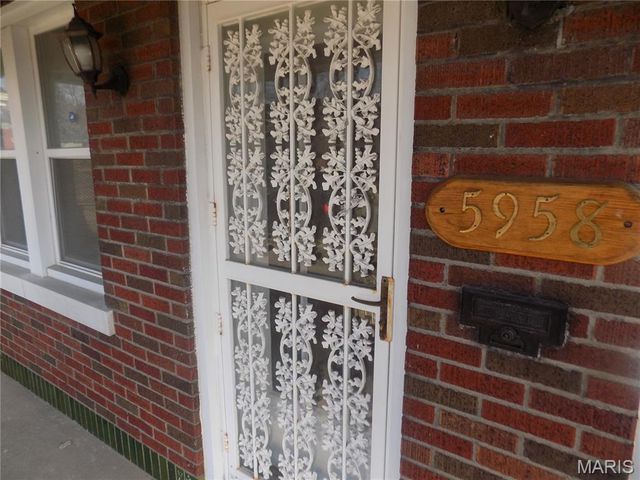 5958 Park Lane, St Louis, MO 63147