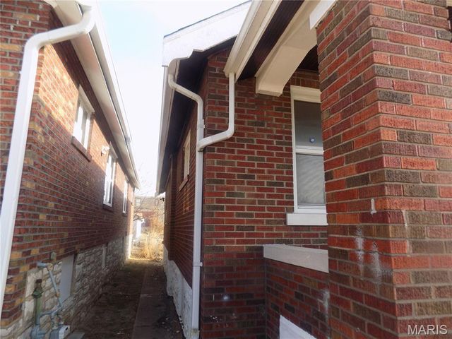 5958 Park Lane, St Louis, MO 63147