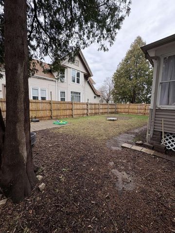 111 Fulton AVENUE, Oshkosh, WI 54901