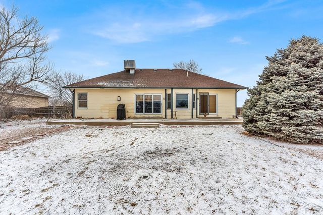 562 S Hook Dr, Pueblo West, CO 81007