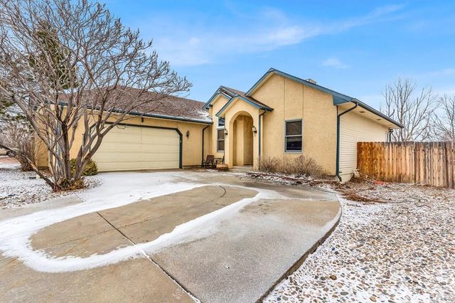 562 S Hook Dr, Pueblo West, CO 81007