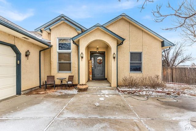562 S Hook Dr, Pueblo West, CO 81007