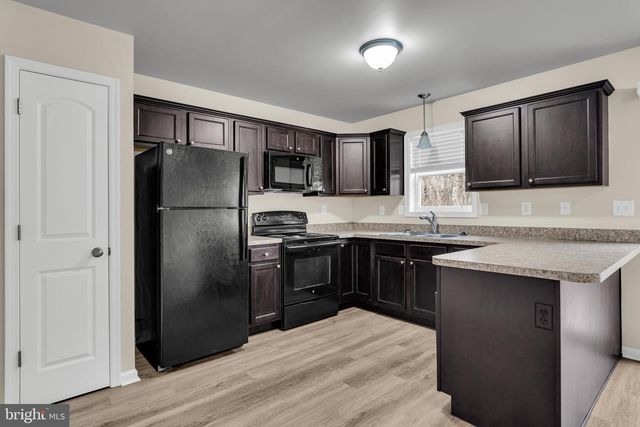 980 GREGS DR, Harrisburg, PA 17111