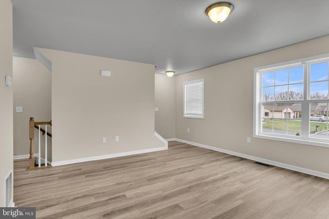 980 GREGS DR, Harrisburg, PA 17111