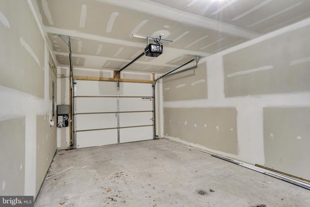 980 GREGS DR, Harrisburg, PA 17111