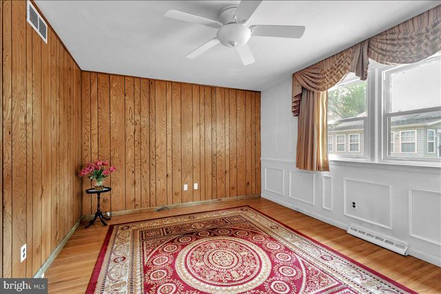 417 MONMOUTH DR, Cherry Hill, NJ 08002