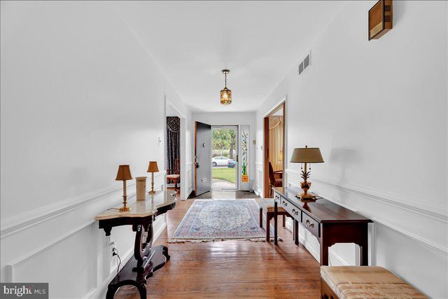 417 MONMOUTH DR, Cherry Hill, NJ 08002
