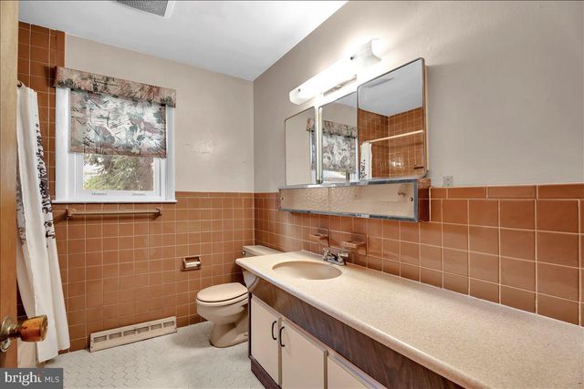 417 MONMOUTH DR, Cherry Hill, NJ 08002