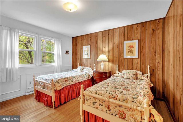 417 MONMOUTH DR, Cherry Hill, NJ 08002
