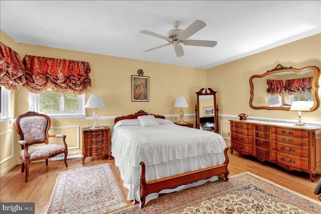 417 MONMOUTH DR, Cherry Hill, NJ 08002