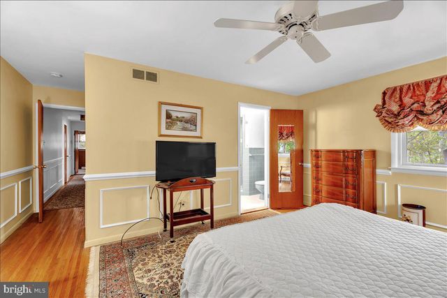 417 MONMOUTH DR, Cherry Hill, NJ 08002