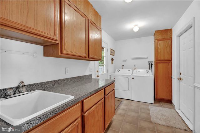 417 MONMOUTH DR, Cherry Hill, NJ 08002