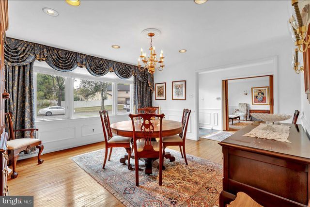 417 MONMOUTH DR, Cherry Hill, NJ 08002