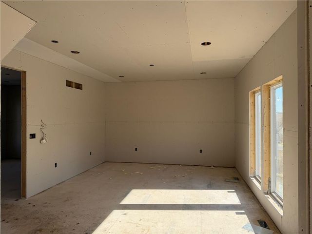 1403 W 6th Street Terrace, Knob Noster, MO 65336