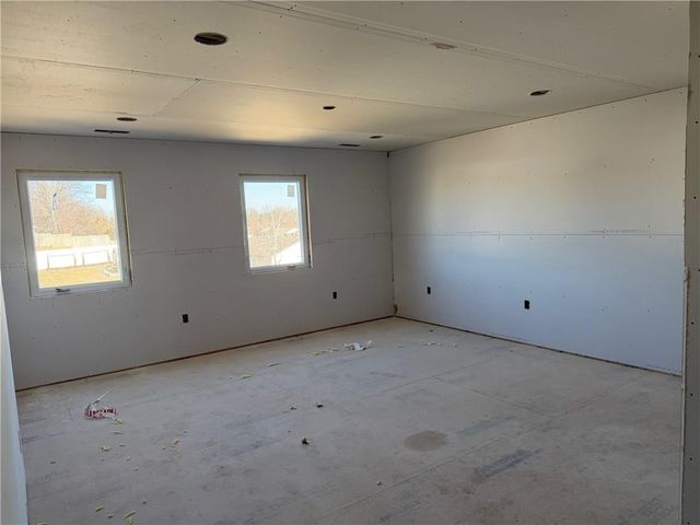 1403 W 6th Street Terrace, Knob Noster, MO 65336