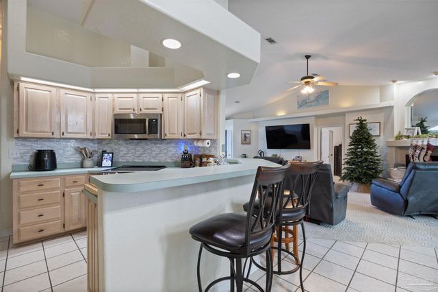 213 Clear Lake Dr, Pensacola, FL 32507