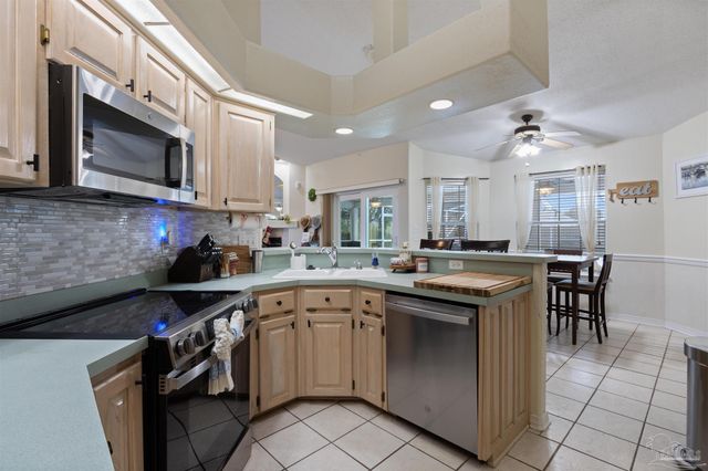 213 Clear Lake Dr, Pensacola, FL 32507