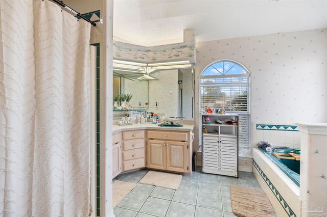 213 Clear Lake Dr, Pensacola, FL 32507