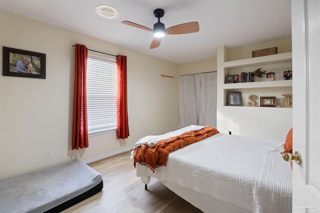 213 Clear Lake Dr, Pensacola, FL 32507