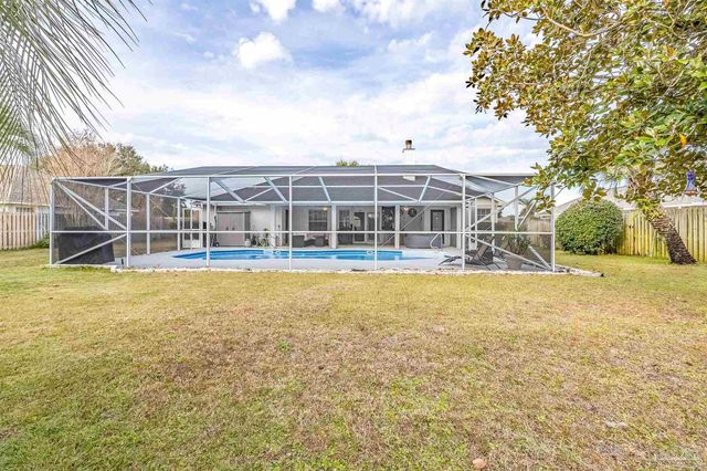 213 Clear Lake Dr, Pensacola, FL 32507