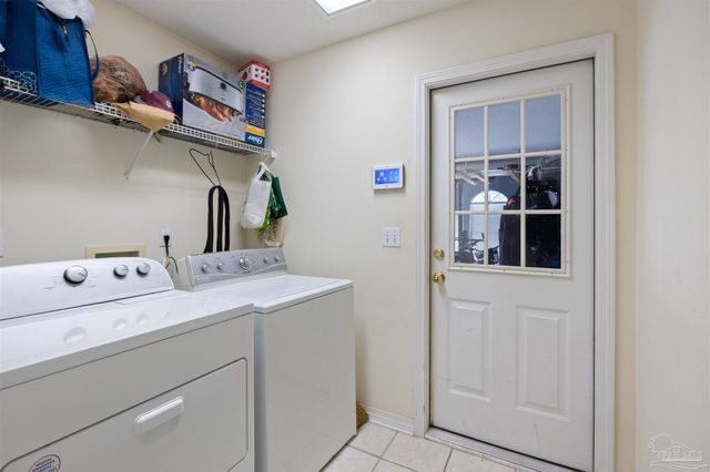 213 Clear Lake Dr, Pensacola, FL 32507