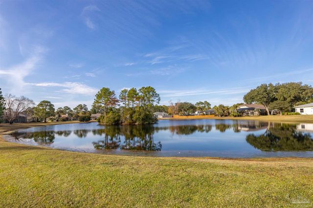 213 Clear Lake Dr, Pensacola, FL 32507
