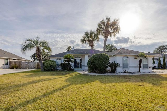 213 Clear Lake Dr, Pensacola, FL 32507