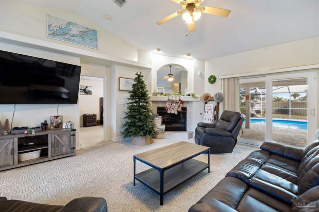 213 Clear Lake Dr, Pensacola, FL 32507