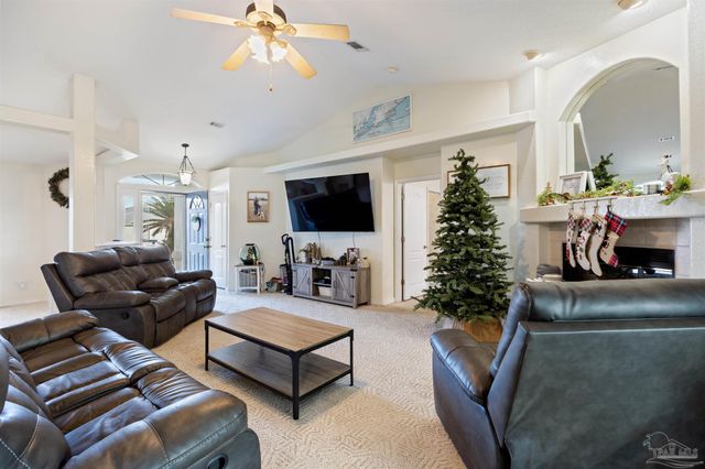 213 Clear Lake Dr, Pensacola, FL 32507