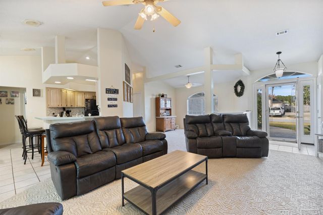 213 Clear Lake Dr, Pensacola, FL 32507