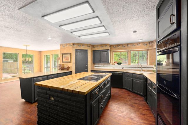 9911 Kleppel Road, Tomball, TX 77375