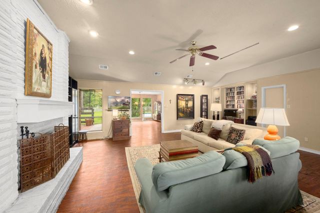 9911 Kleppel Road, Tomball, TX 77375