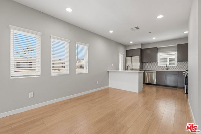 6119 Fountain Avenue, Los Angeles, CA 90028