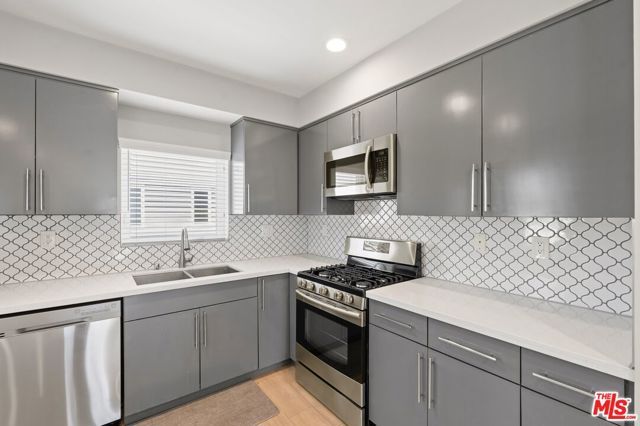 6119 Fountain Avenue, Los Angeles, CA 90028