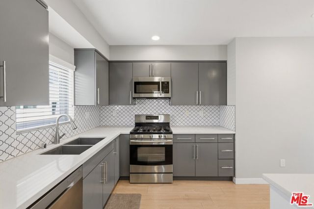 6119 Fountain Avenue, Los Angeles, CA 90028