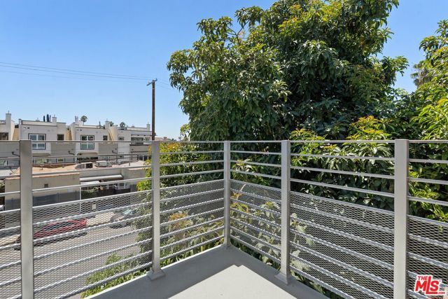 6119 Fountain Avenue, Los Angeles, CA 90028