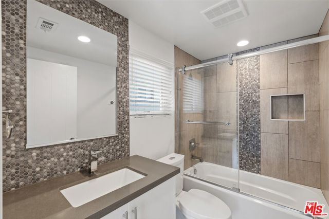 6119 Fountain Avenue, Los Angeles, CA 90028