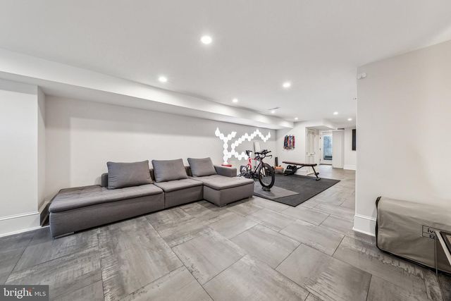 914 WESTMINSTER ST NW, Washington, DC 20001