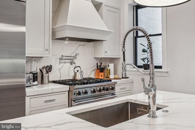 914 WESTMINSTER ST NW, Washington, DC 20001