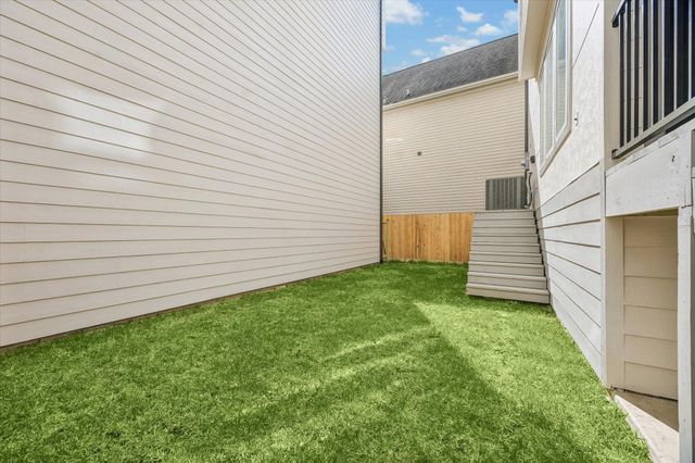 1403 W 21st St C, Houston, TX 77008