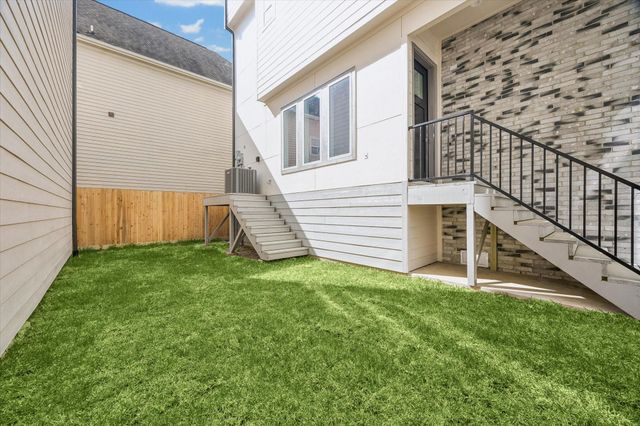 1403 W 21st St C, Houston, TX 77008