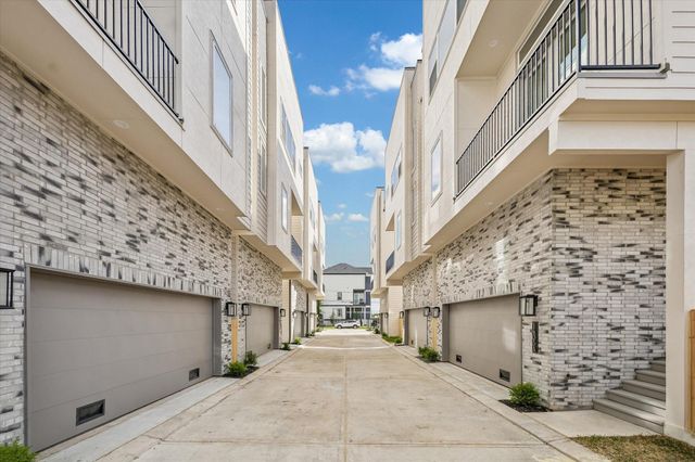 1403 W 21st St C, Houston, TX 77008