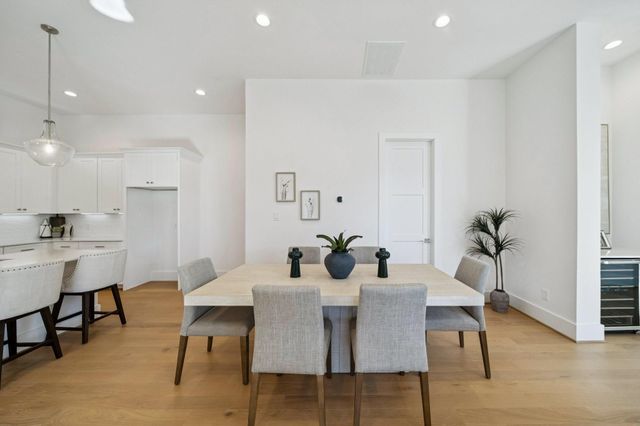 1403 W 21st St C, Houston, TX 77008