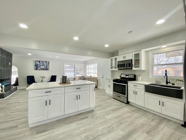 5735 N 79th STREET, Milwaukee, WI 53218