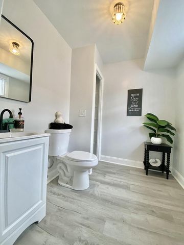 5735 N 79th STREET, Milwaukee, WI 53218